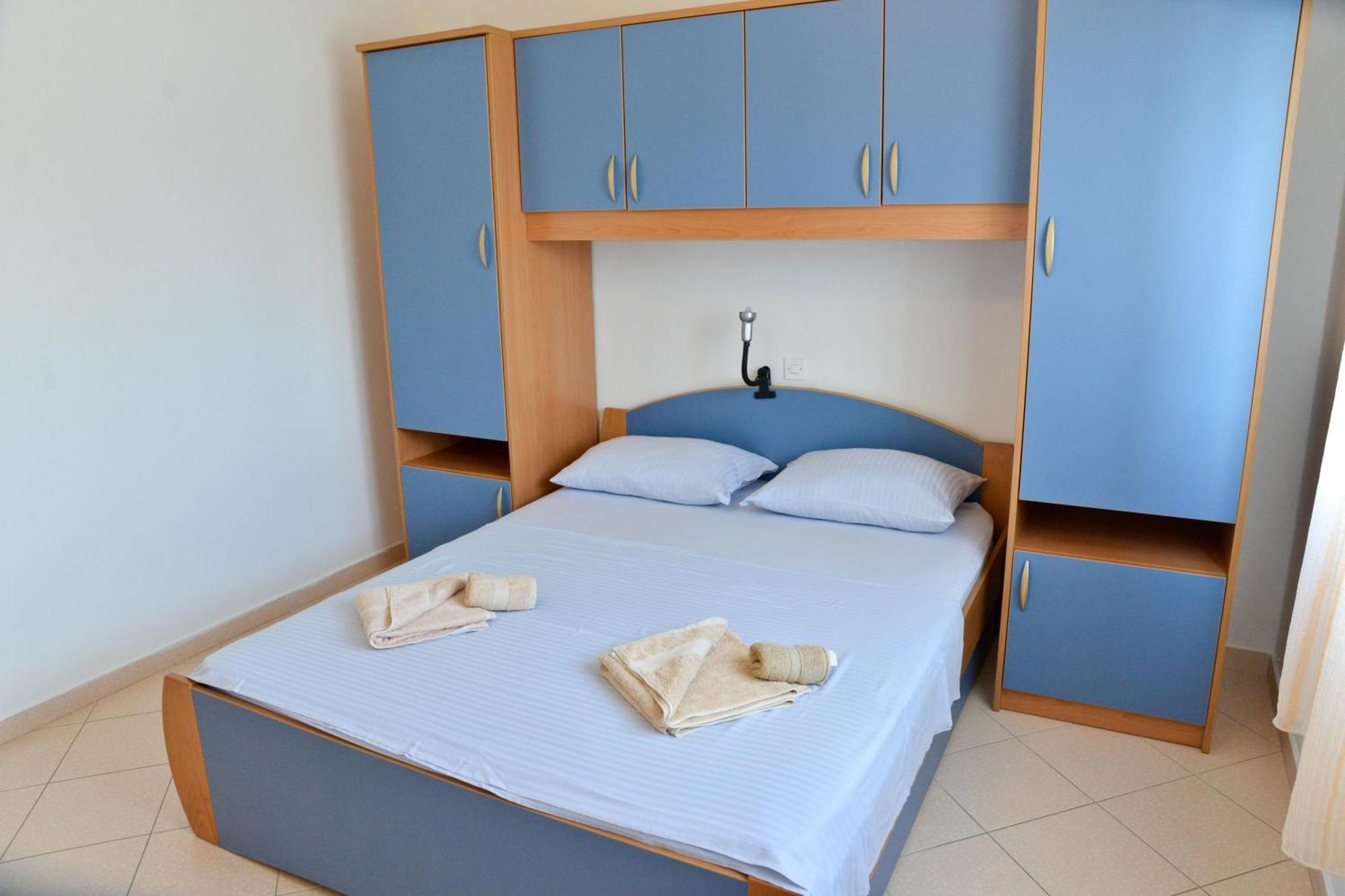Apartments Lonic Kukljica Quarto foto